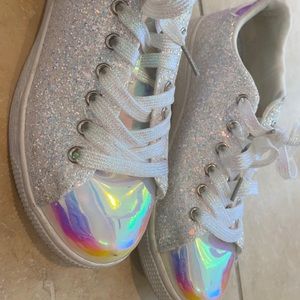 Glitter hologram sneakers size 7 good condtion